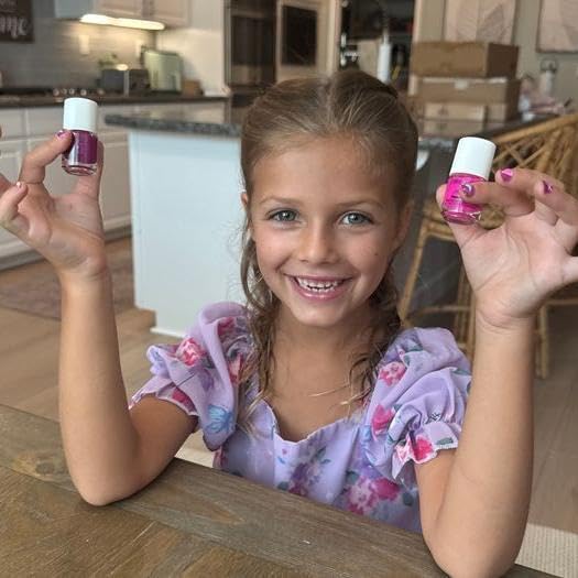 Piggy Paint | 100% Non-Toxic Girls Nail Polish | Safe, Cruelty-free, Vegan, & Scented for Kids | Showstopper Starter Set